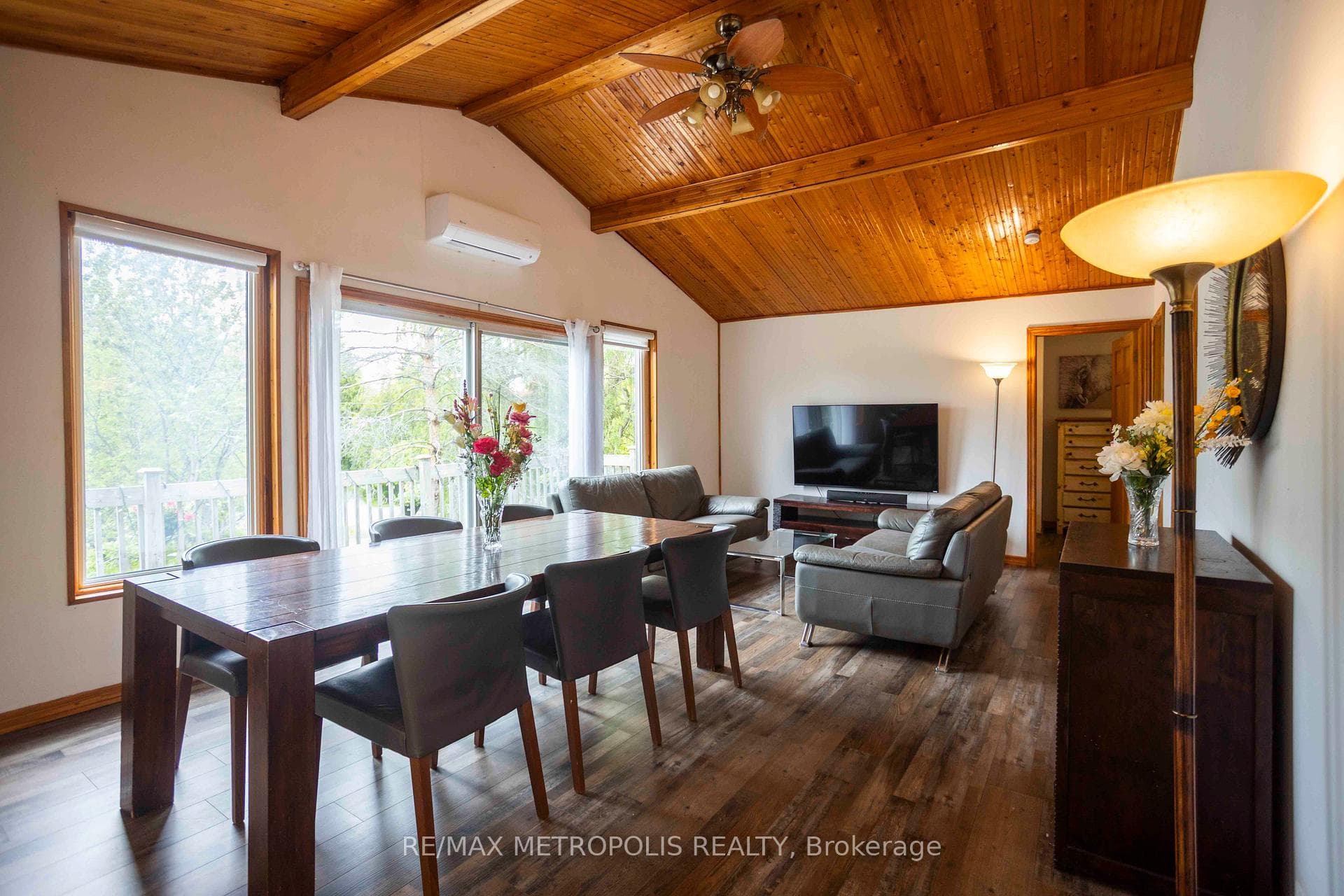 56 Georgian Manor Drive photo 2