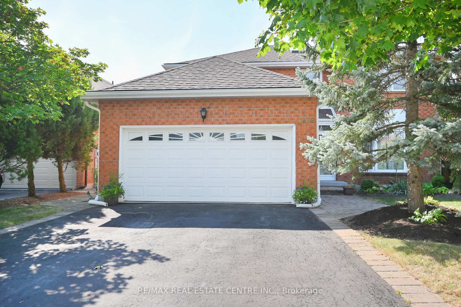1388 Will Scarlett Drive photo 1