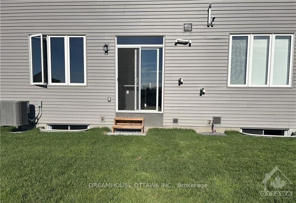 326 GISBORNE Place photo 22