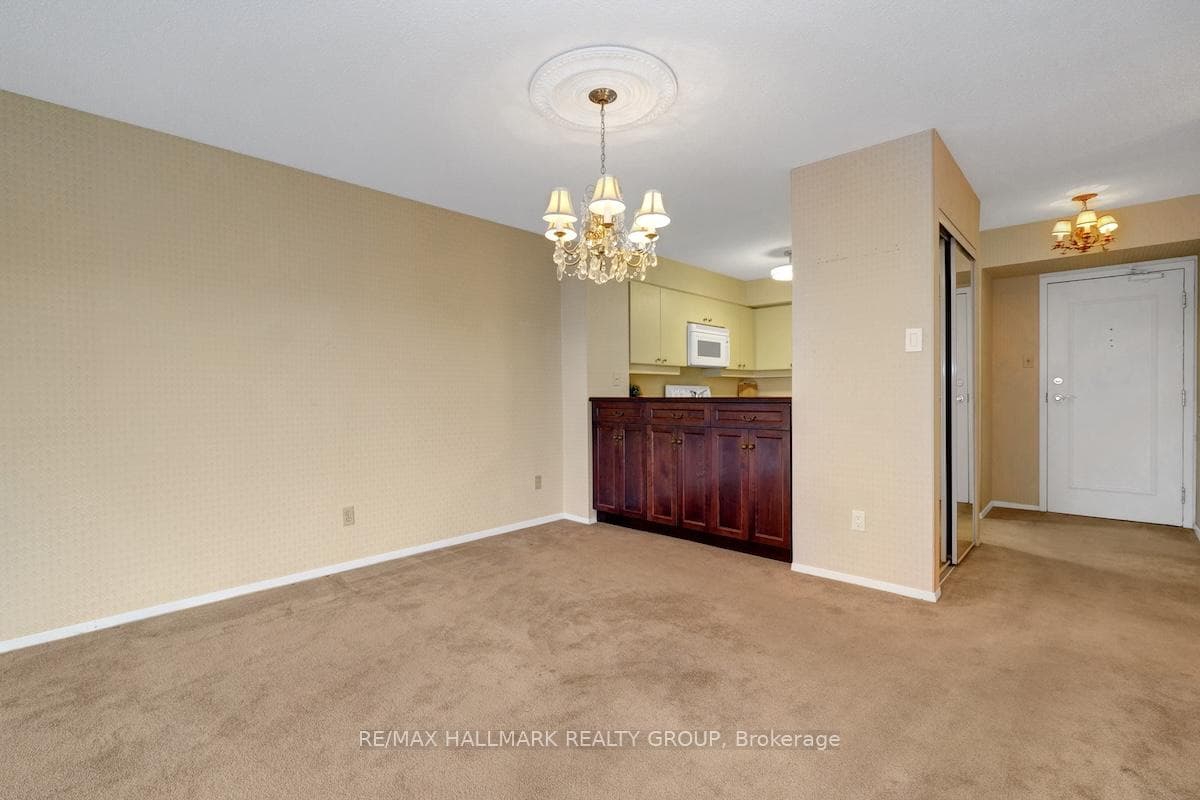 545 St Laurent Boulevard Unit 1703 photo 23