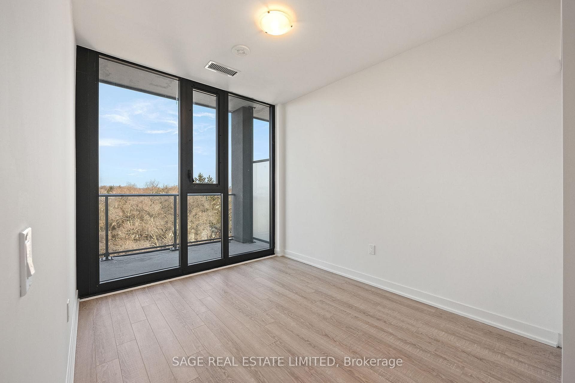 250 Lawrence Avenue Unit 704 photo 11