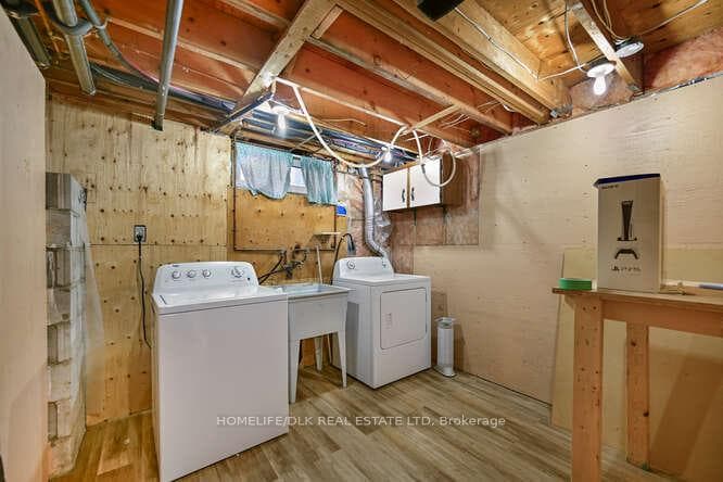 747 Laurier Boulevard photo 17