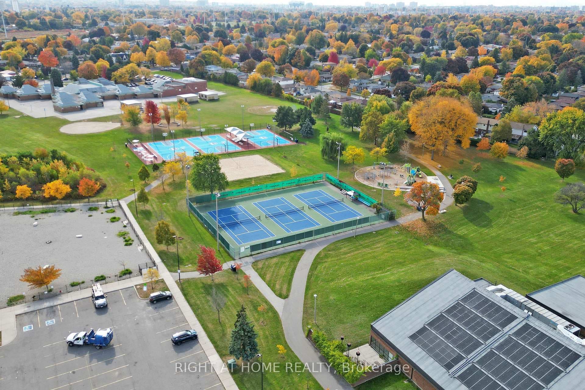 98 Dolly Varden Boulevard photo 26