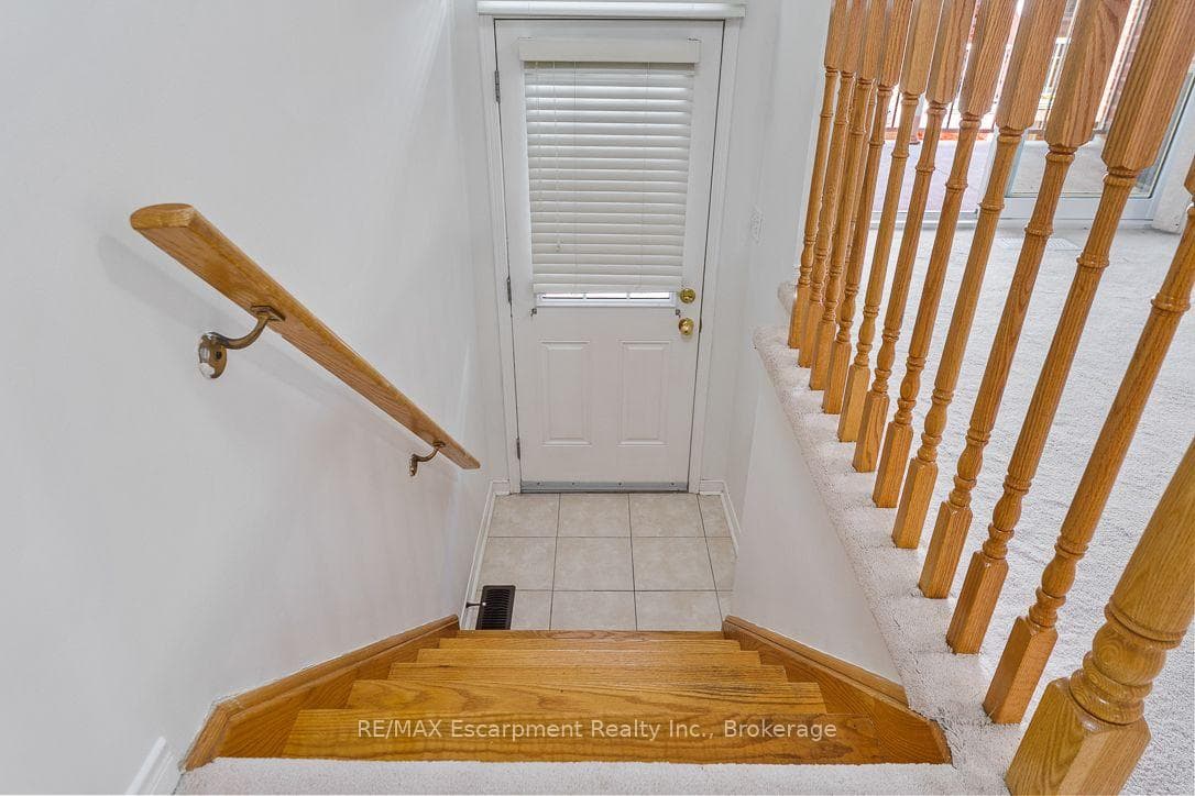 8 JIM BAIRD Mews photo 48