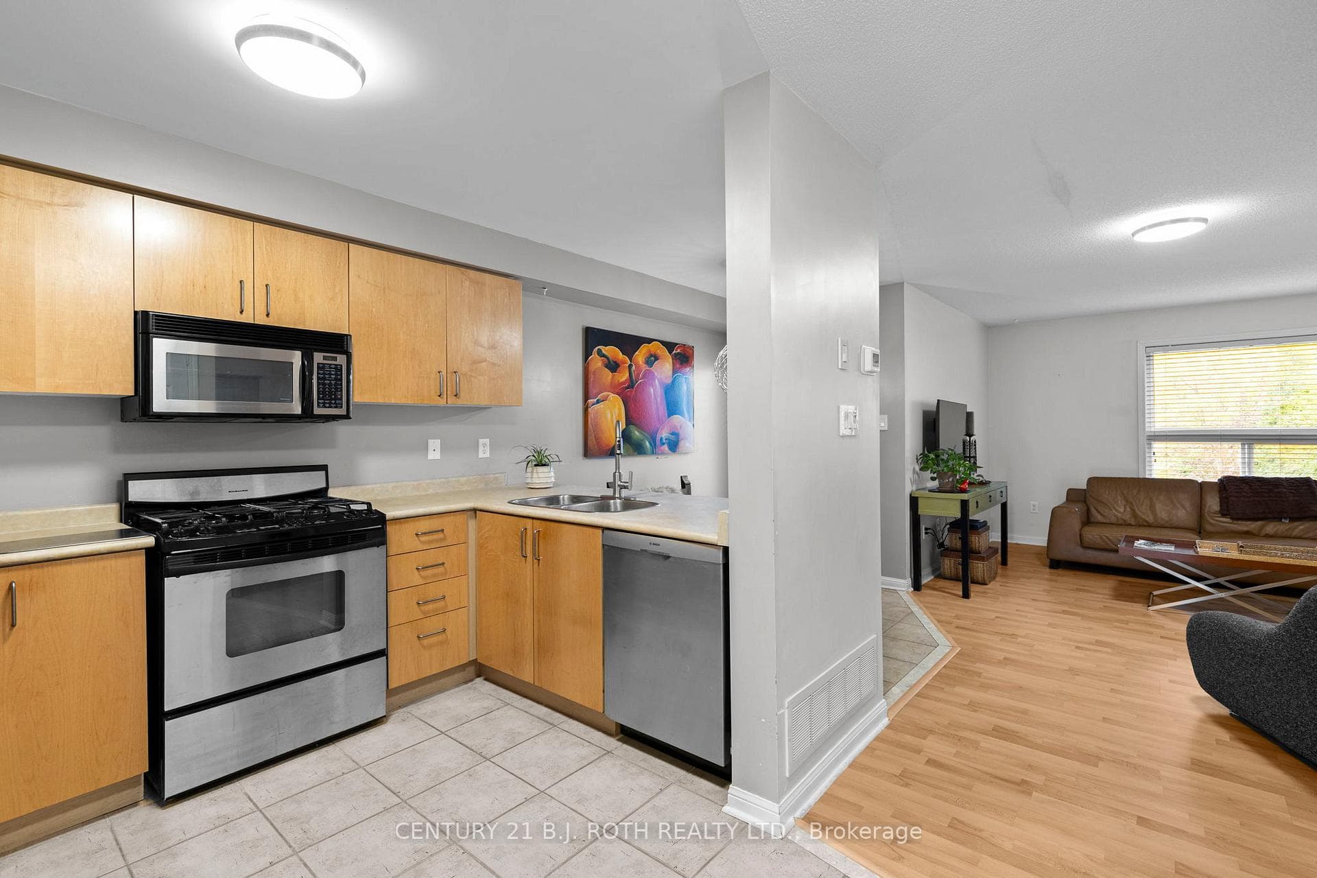 359 FERNDALE Drive photo 8