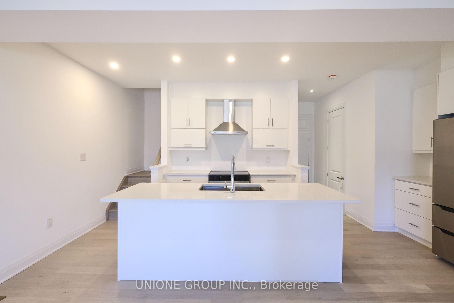 12 JACK BOWERBANK Boulevard photo 8