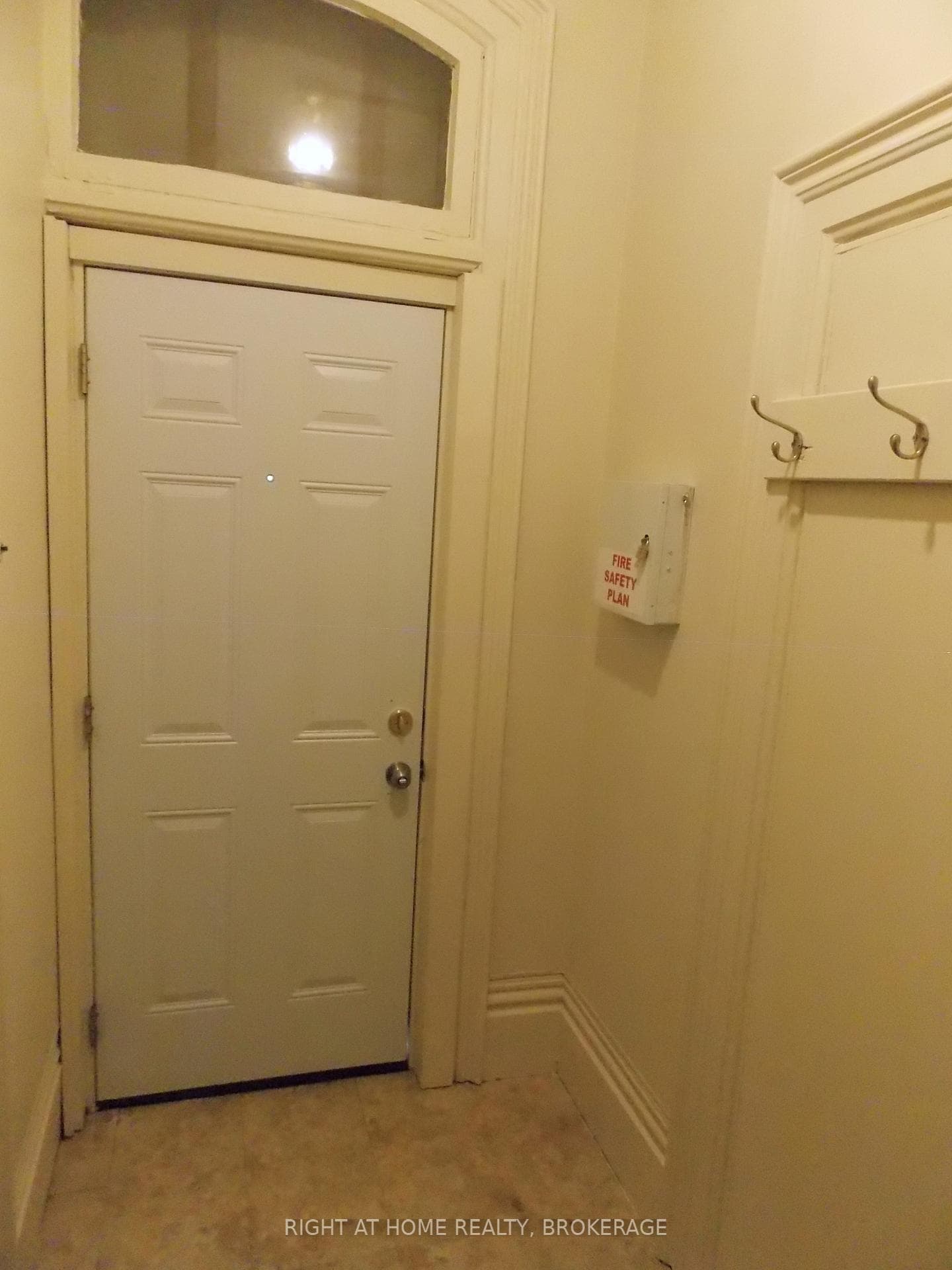 171 Queenston Street photo 3
