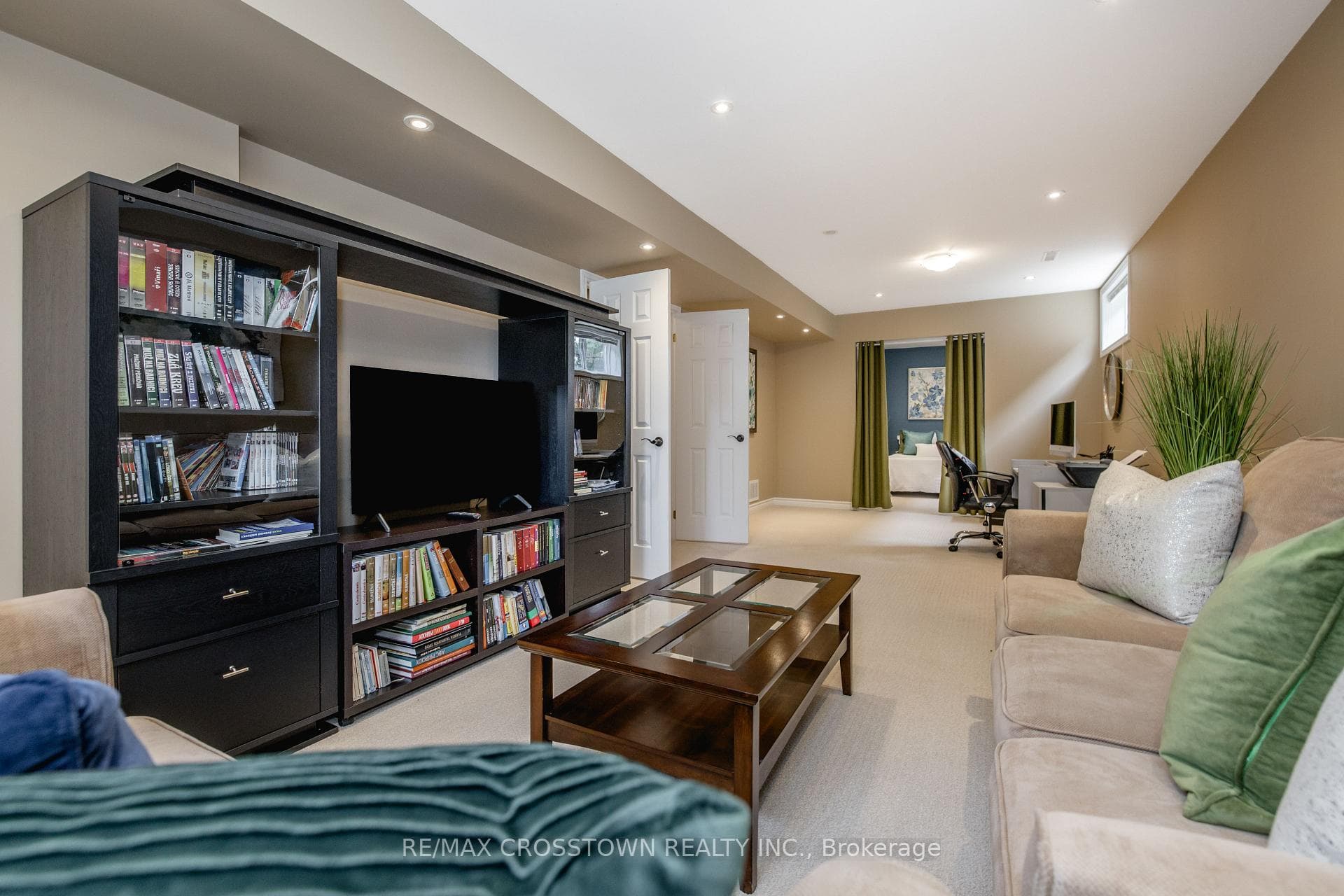 11 Revelstoke Court photo 41