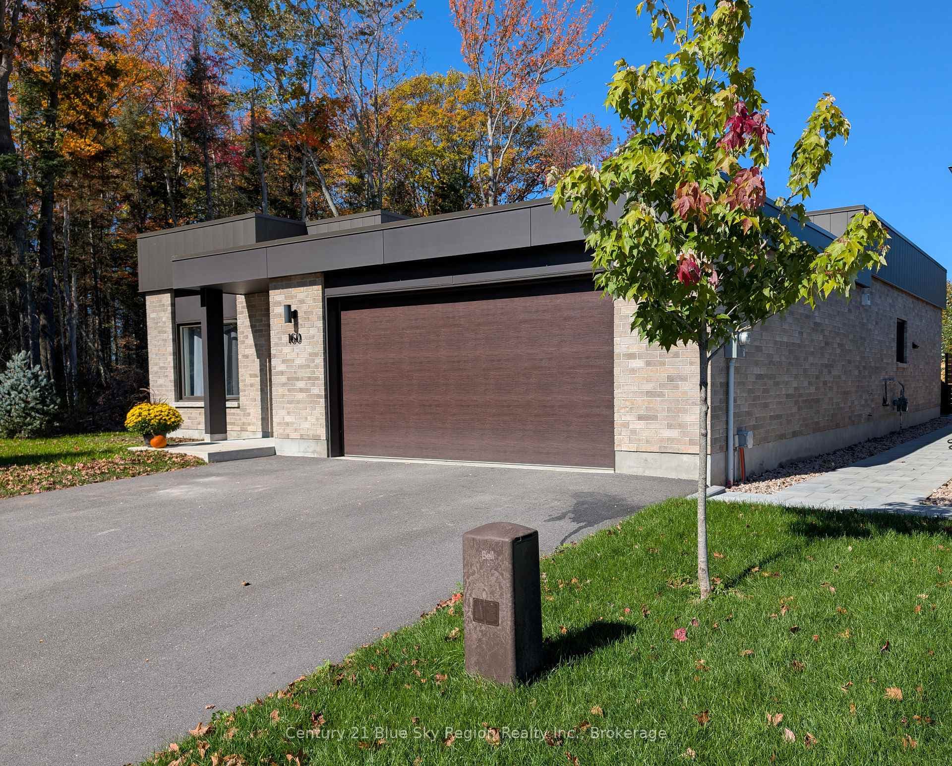 160 Sugarbush Street photo 1