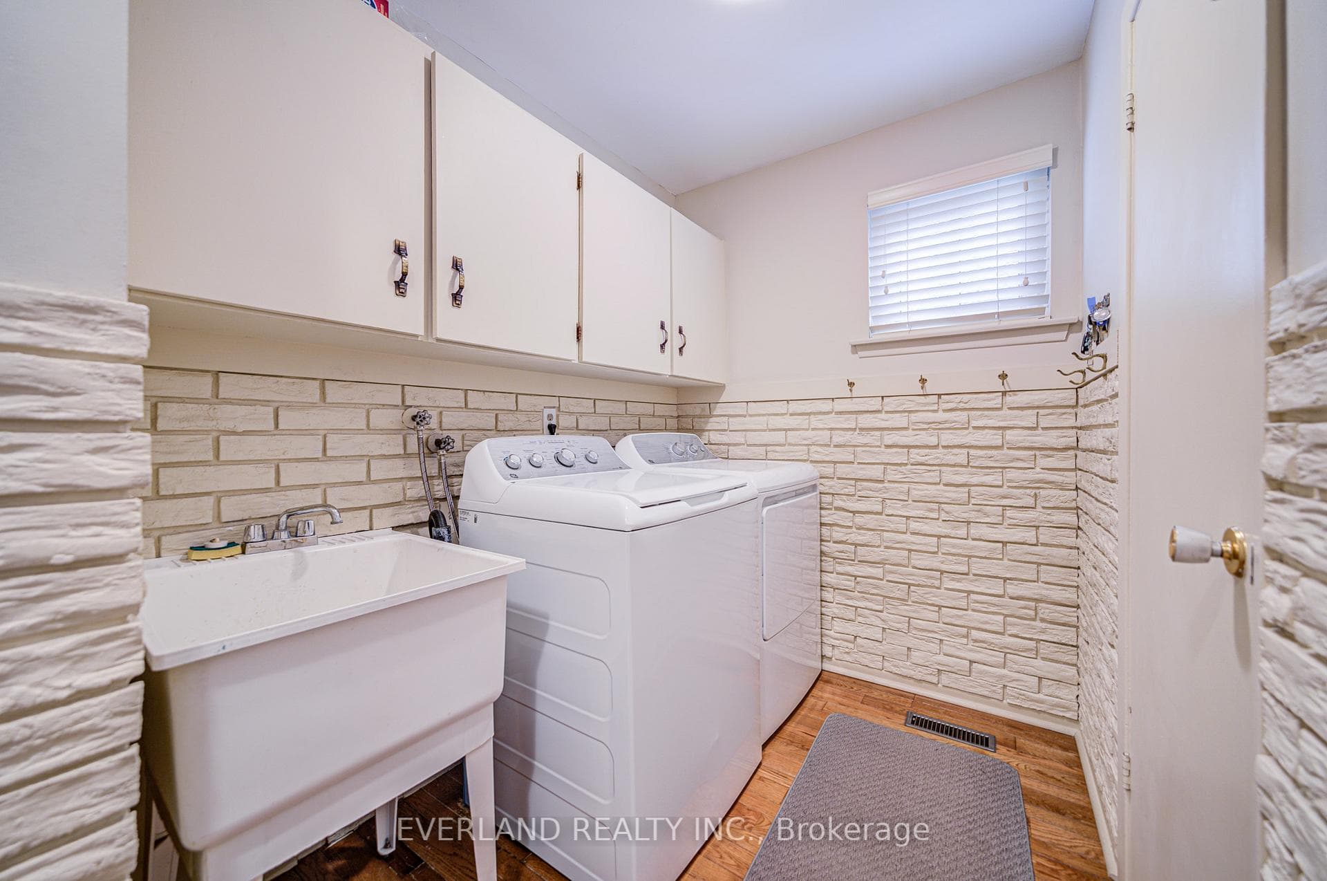 22 HAGERMAN Boulevard photo 37
