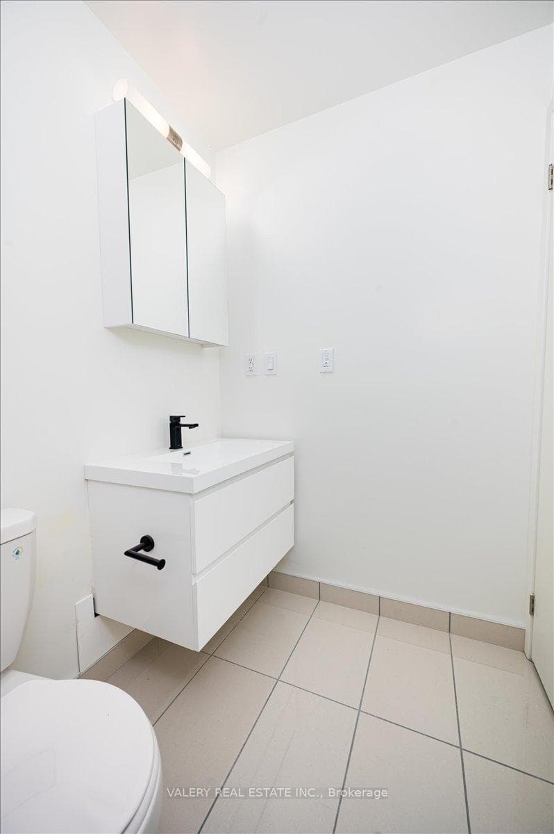 8119 Birchmount Road Unit 1703 photo 12