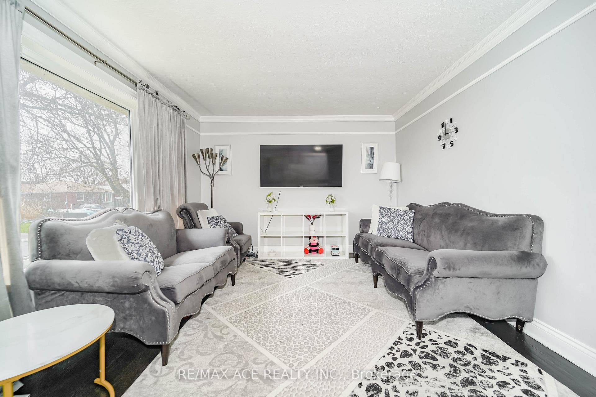 1425 Lakefield Street photo 12