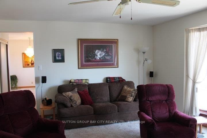 181 Inglewood Crescent photo 7