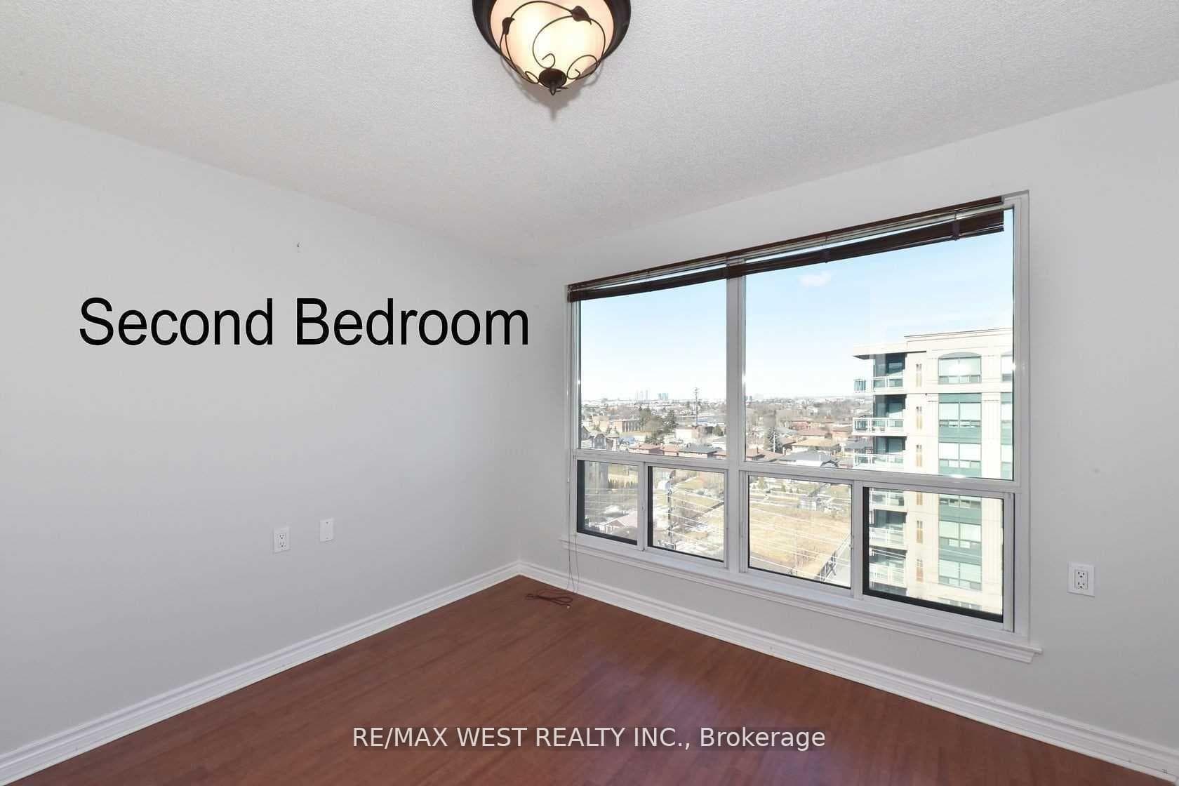935 Sheppard Avenue Unit PH810 photo 33