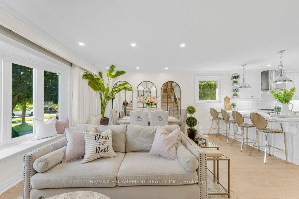 1482 Epping Road photo 12