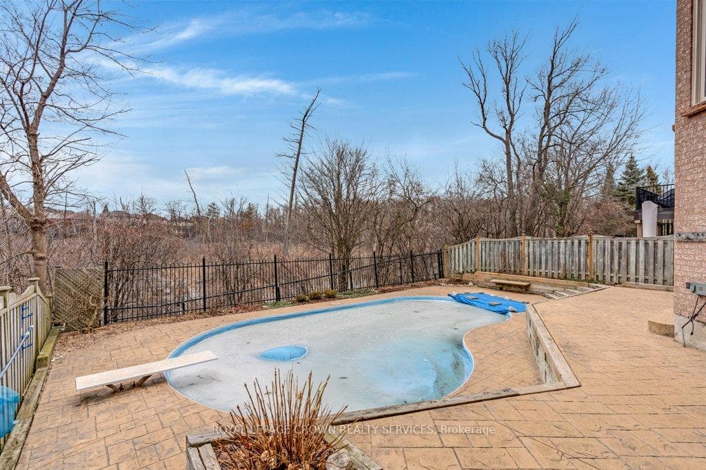 32 Kingfisher Crescent photo 45