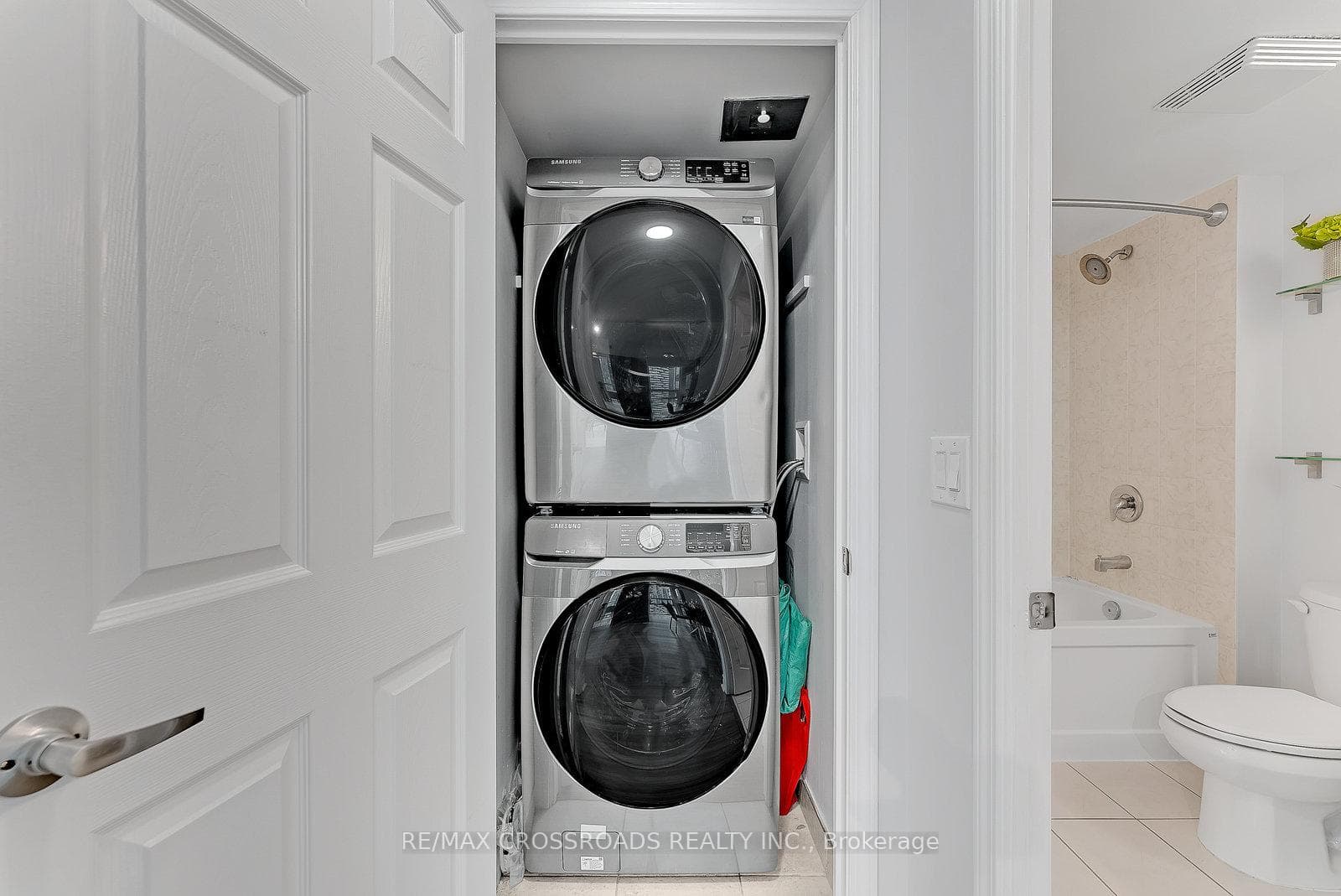 19 Grand Trunk Crescent Unit 2710 photo 20