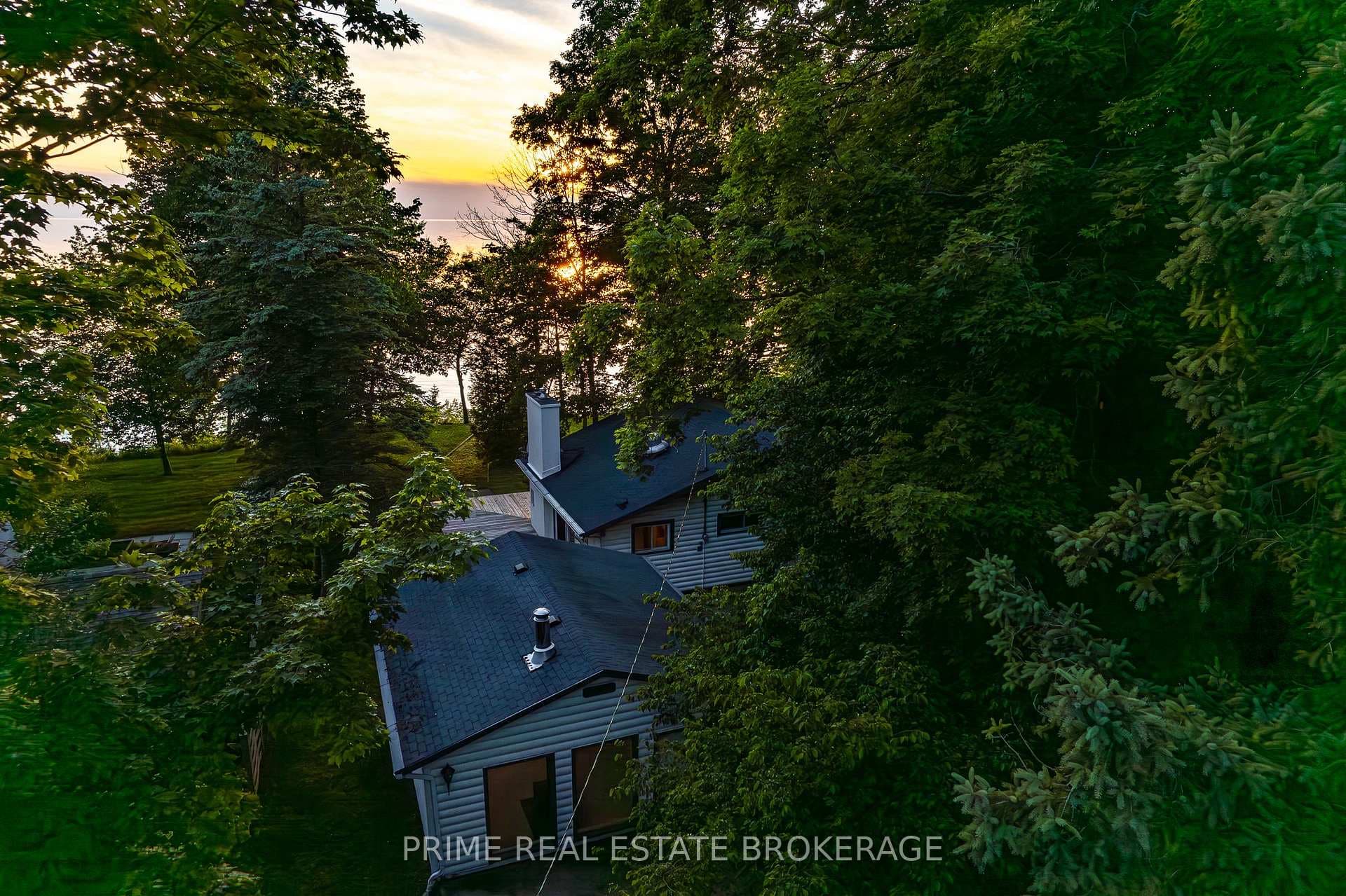385 sf insulated bunkie w/ hydro and lake views
