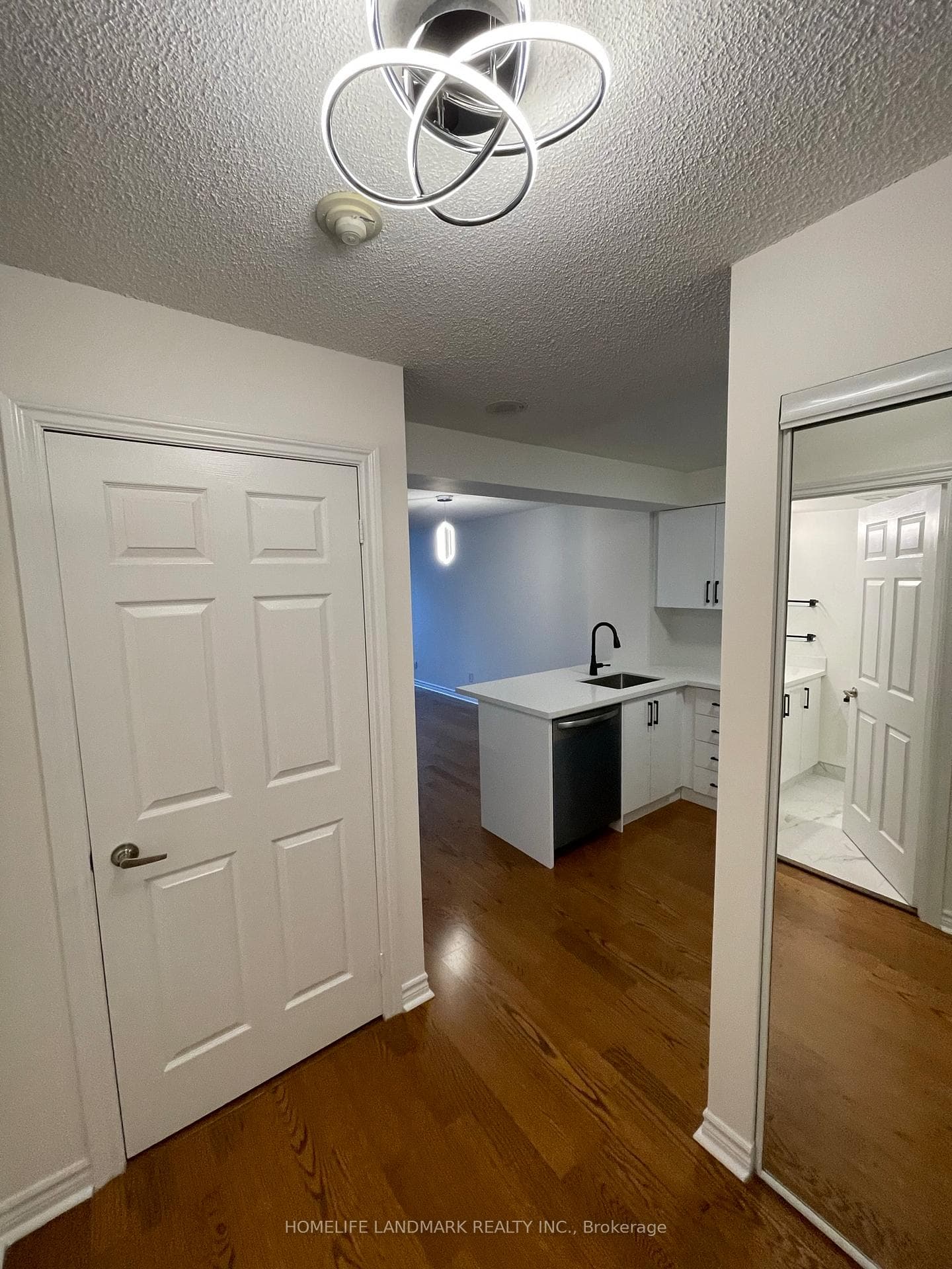 763 Bay Street Unit 301 photo 7