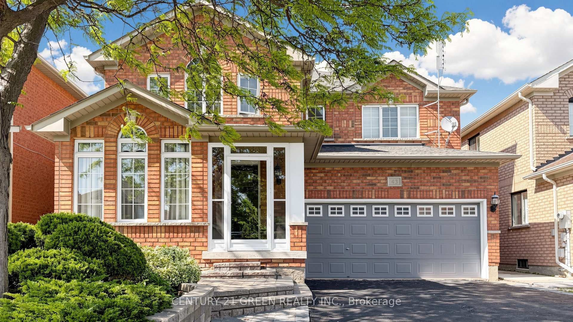 43 Hollowgrove Boulevard photo 3