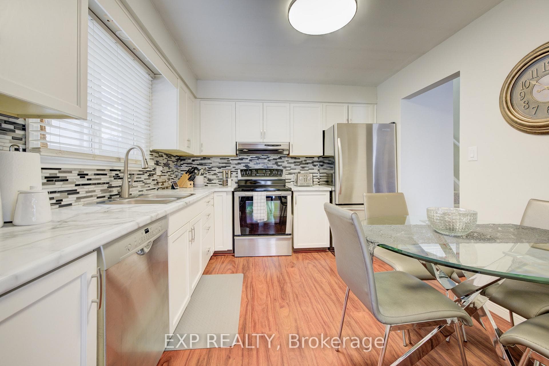 21 Highcroft Court photo 14