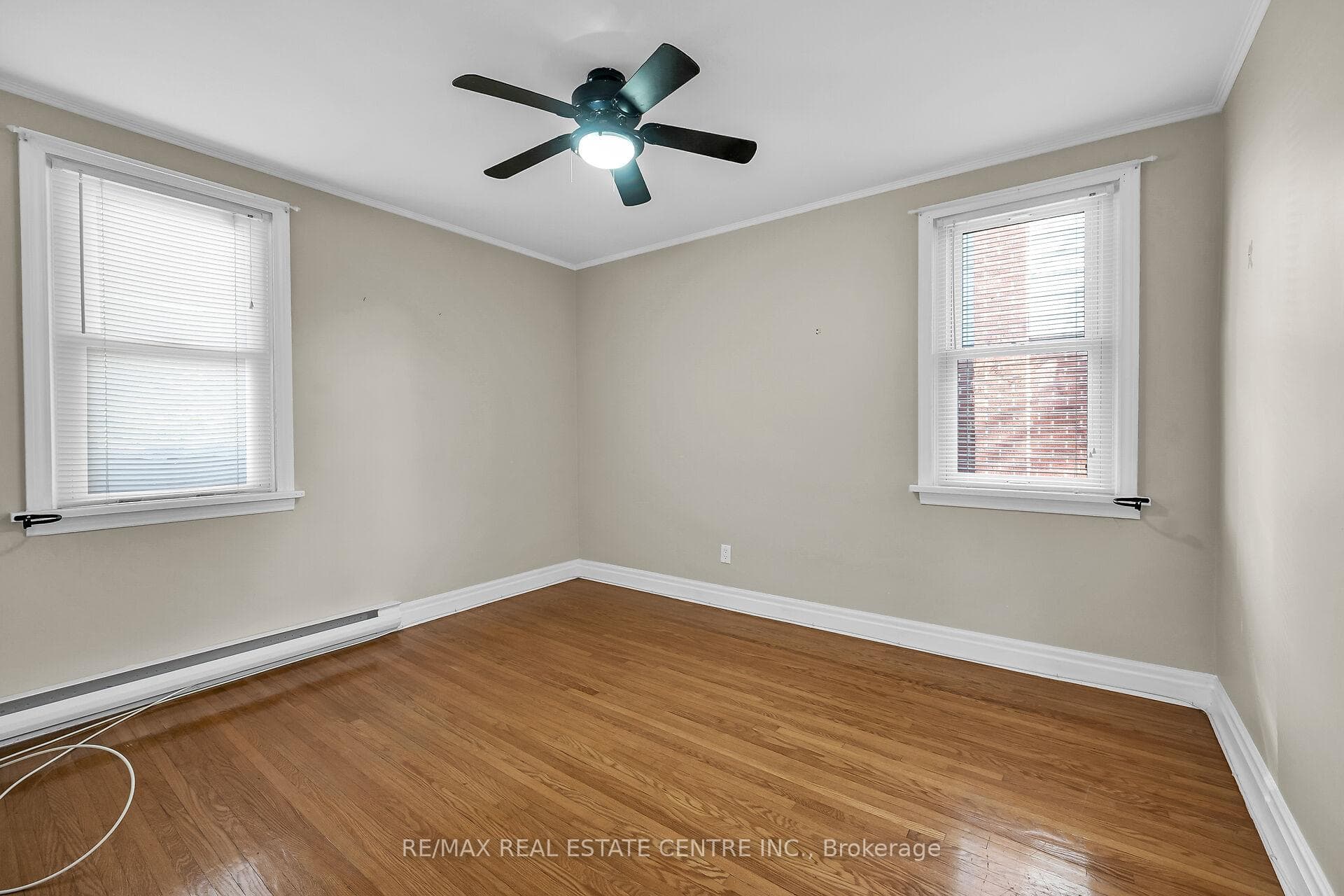 894 Garth Street photo 13