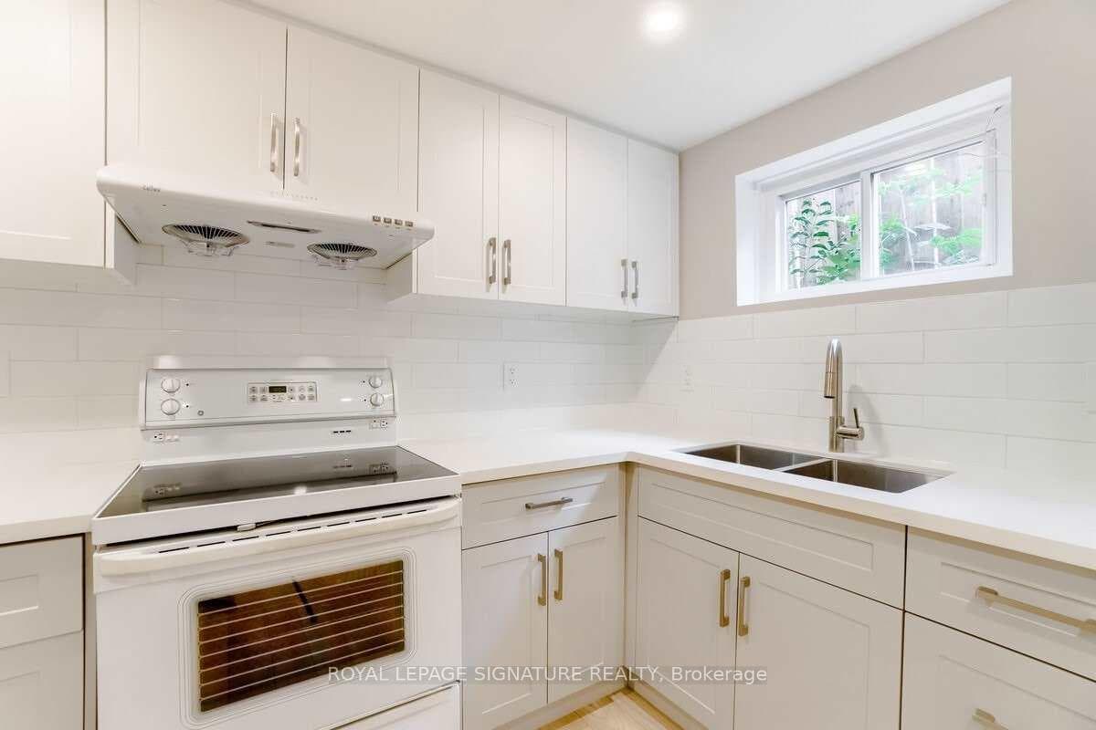 87 Cordella Avenue Unit Lower photo 7