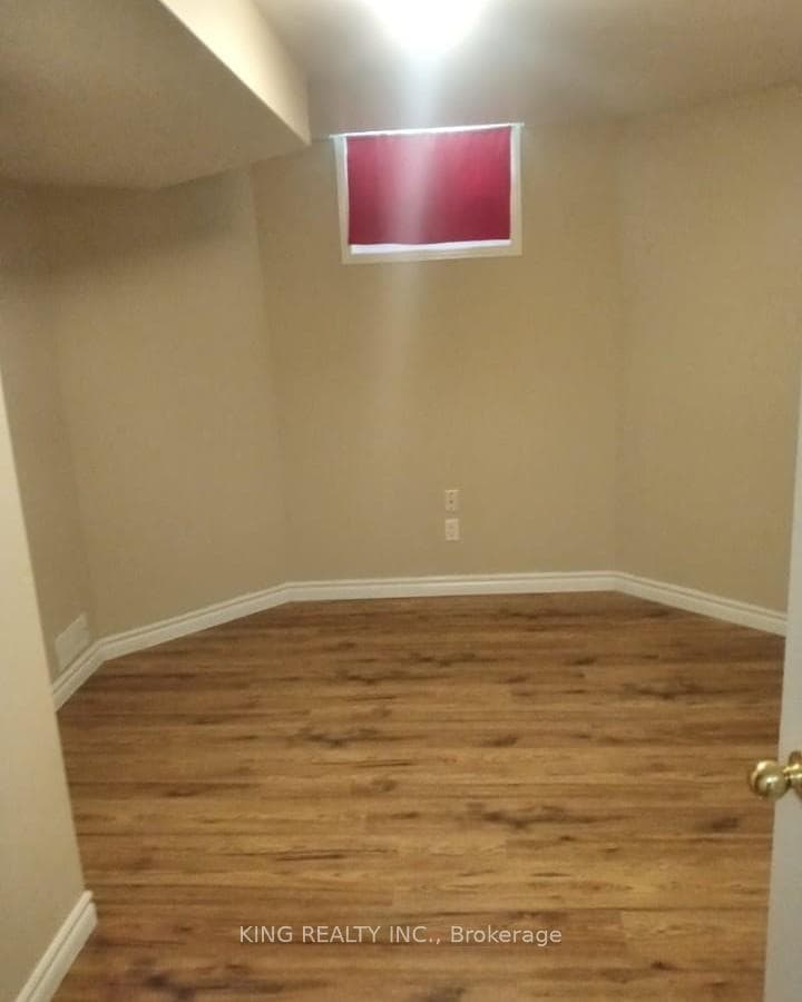 526 Grove Street photo 15