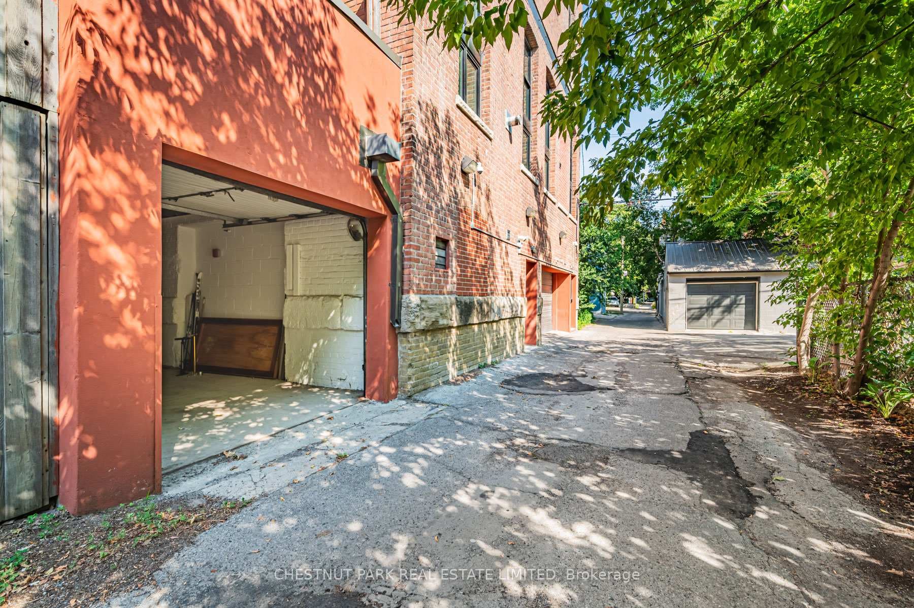 525 Logan Avenue Unit 105 photo 31