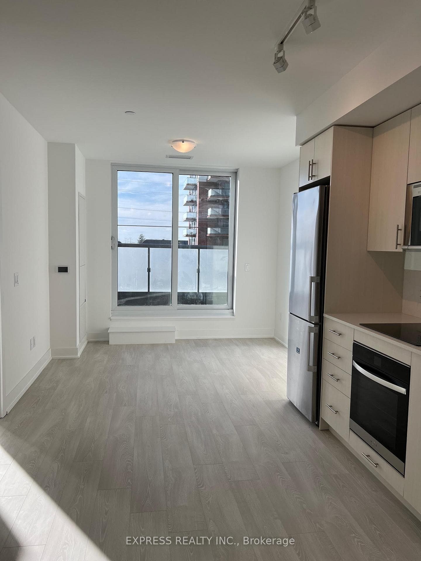 2545 Simcoe Street Unit 313 photo 3