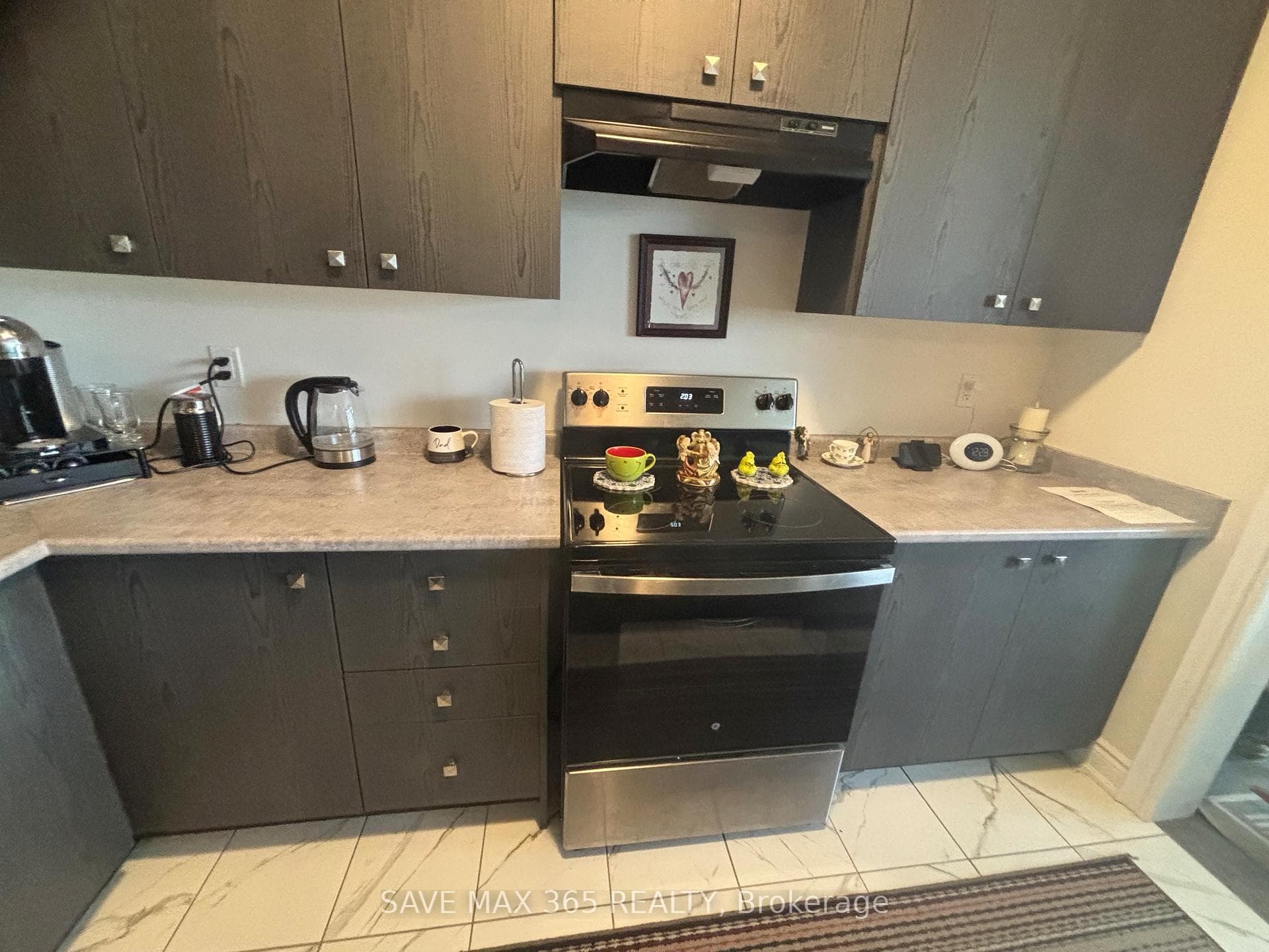 186 Wilmot Road photo 9