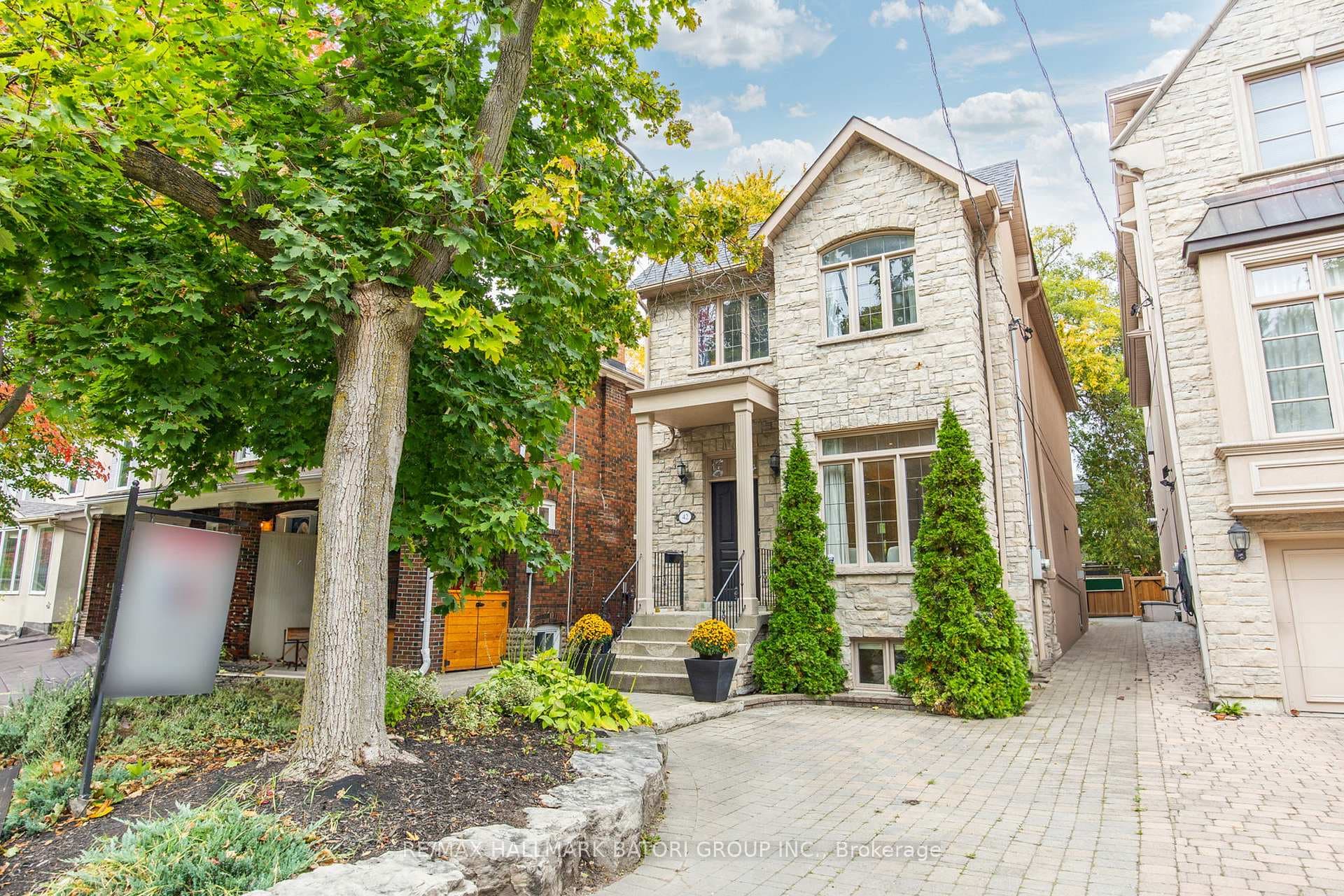42 Douglas Avenue photo 1