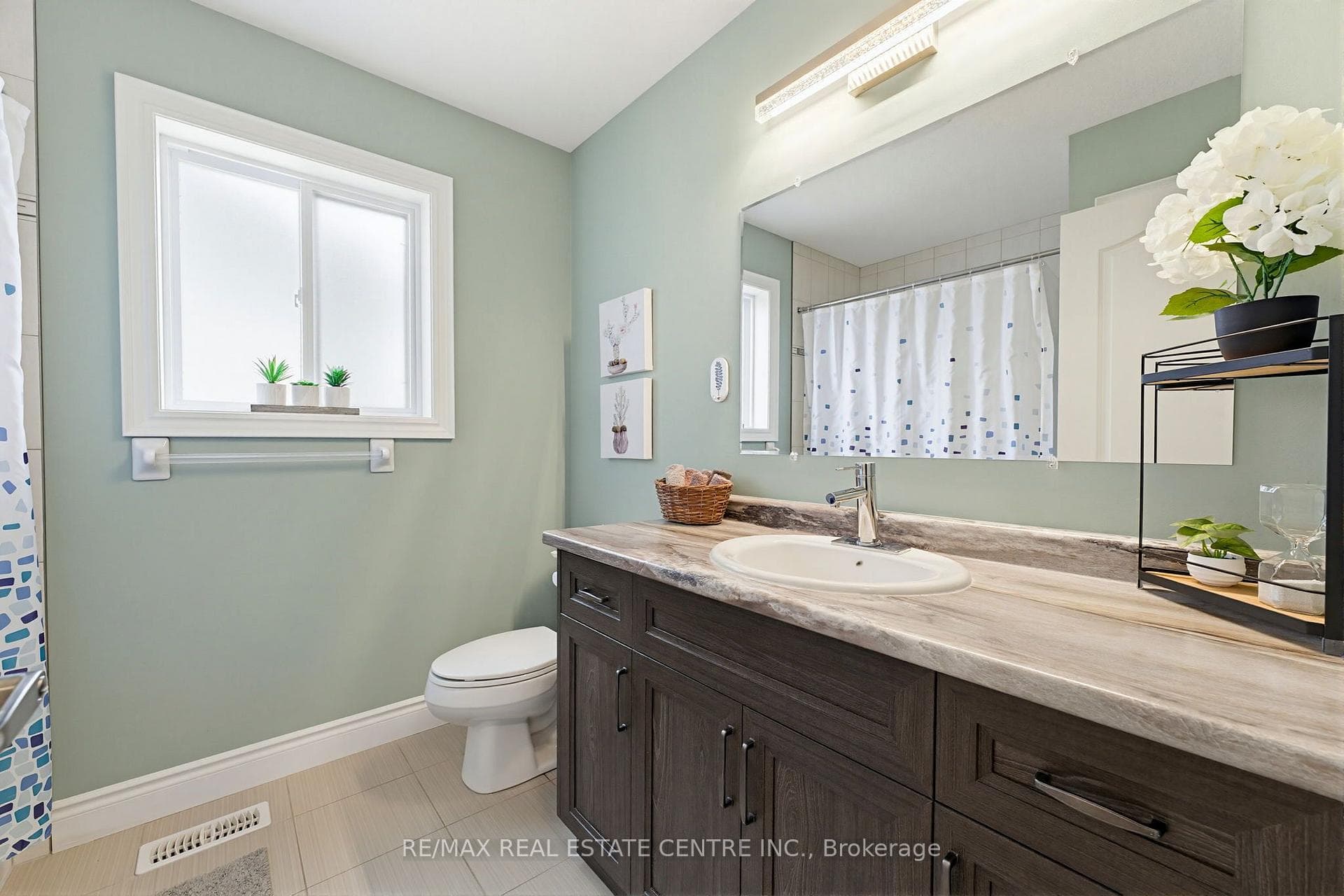 148 Birkinshaw Road photo 25