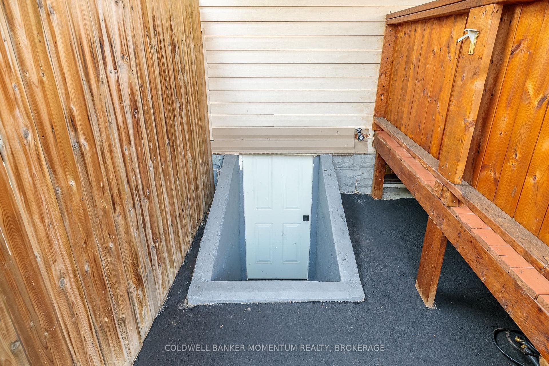Separate basement entrance
