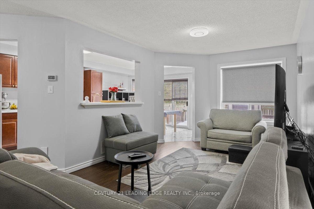 50 TAWN Crescent photo 13