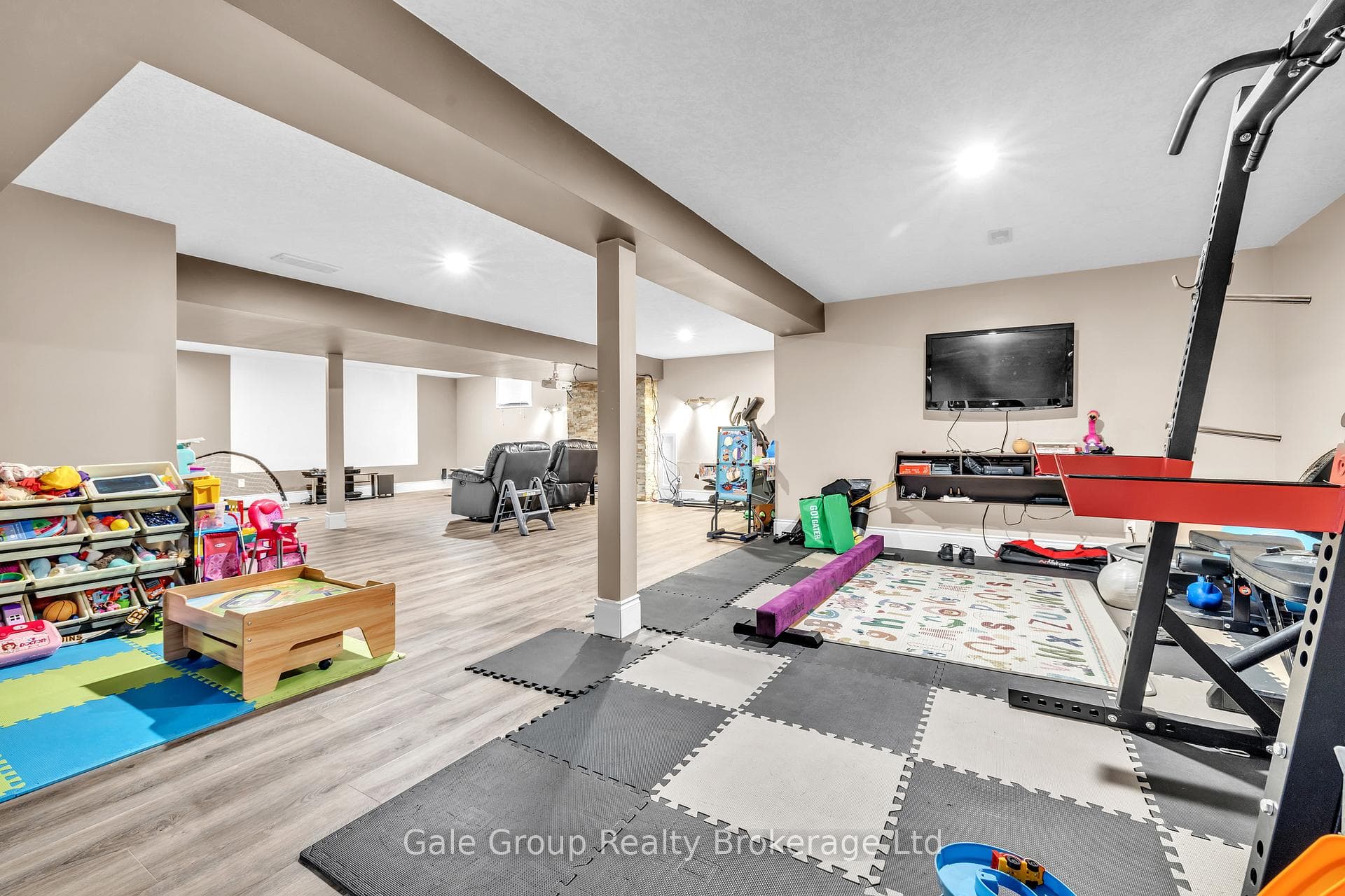 10 WESTVIEW Court photo 30