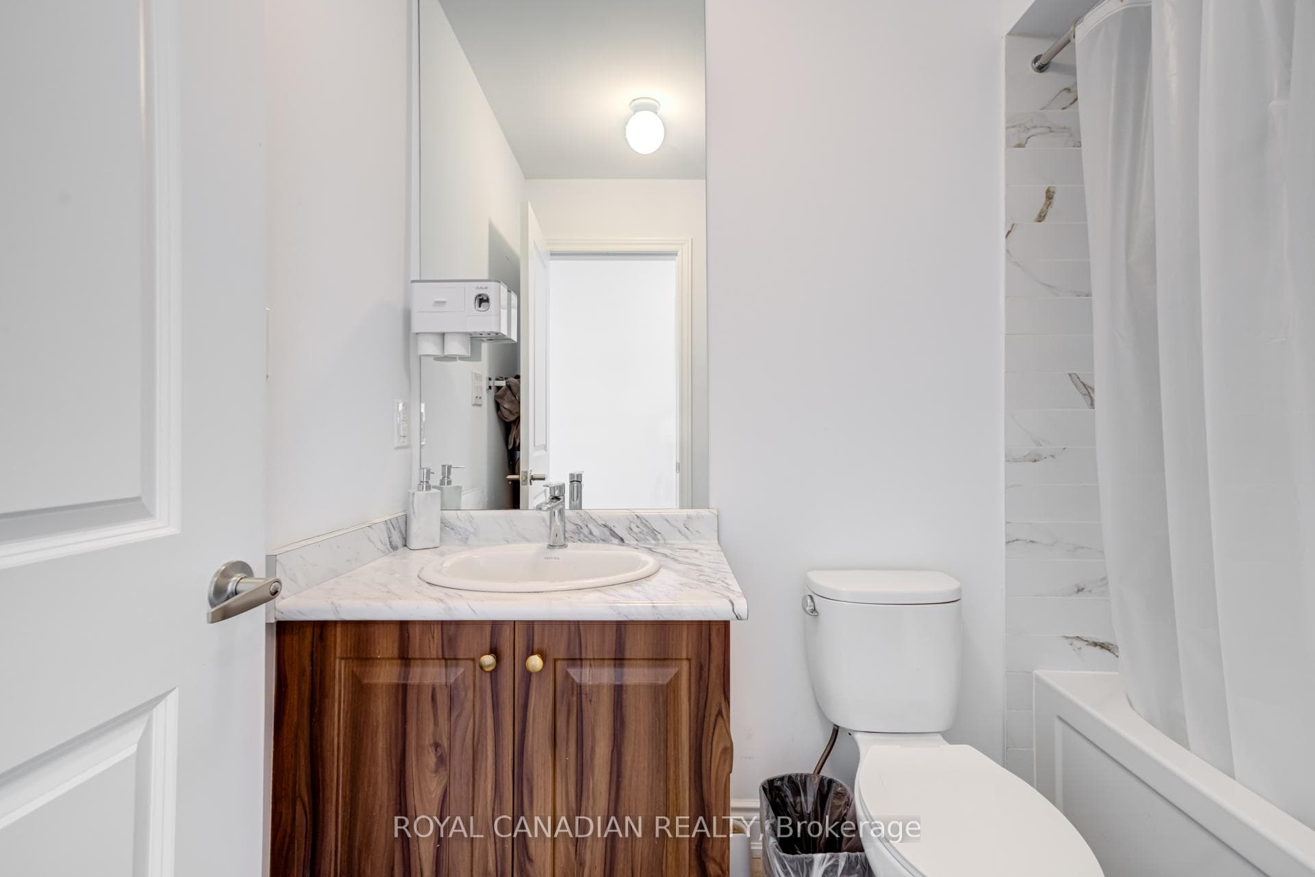 131 Lichfield Road photo 32