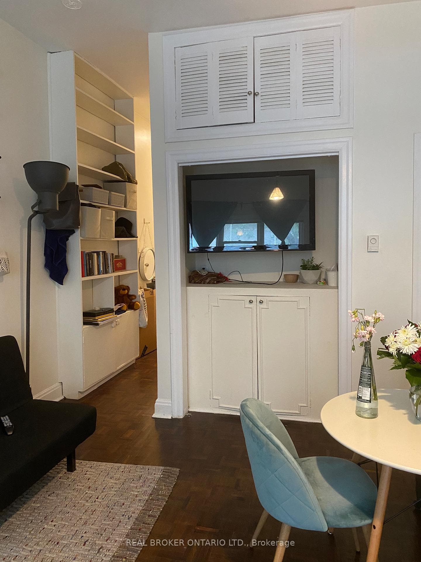 11 Clarence Square Unit 202 photo 5