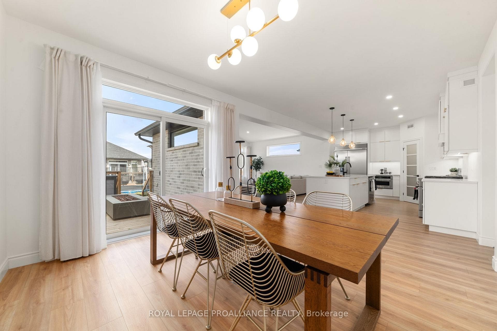 18 RAYCROFT Drive photo 7