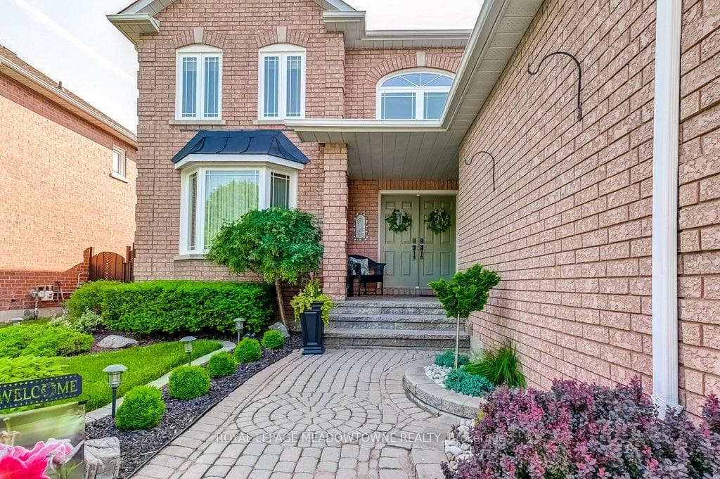 43 Samuel Crescent photo 2