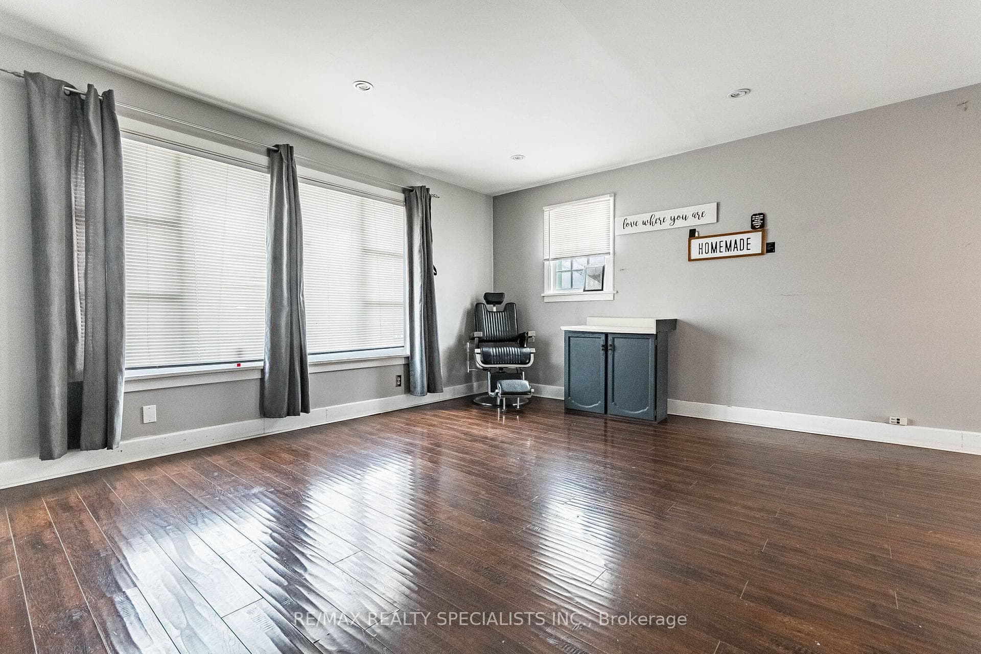 1230 Duke Street photo 8