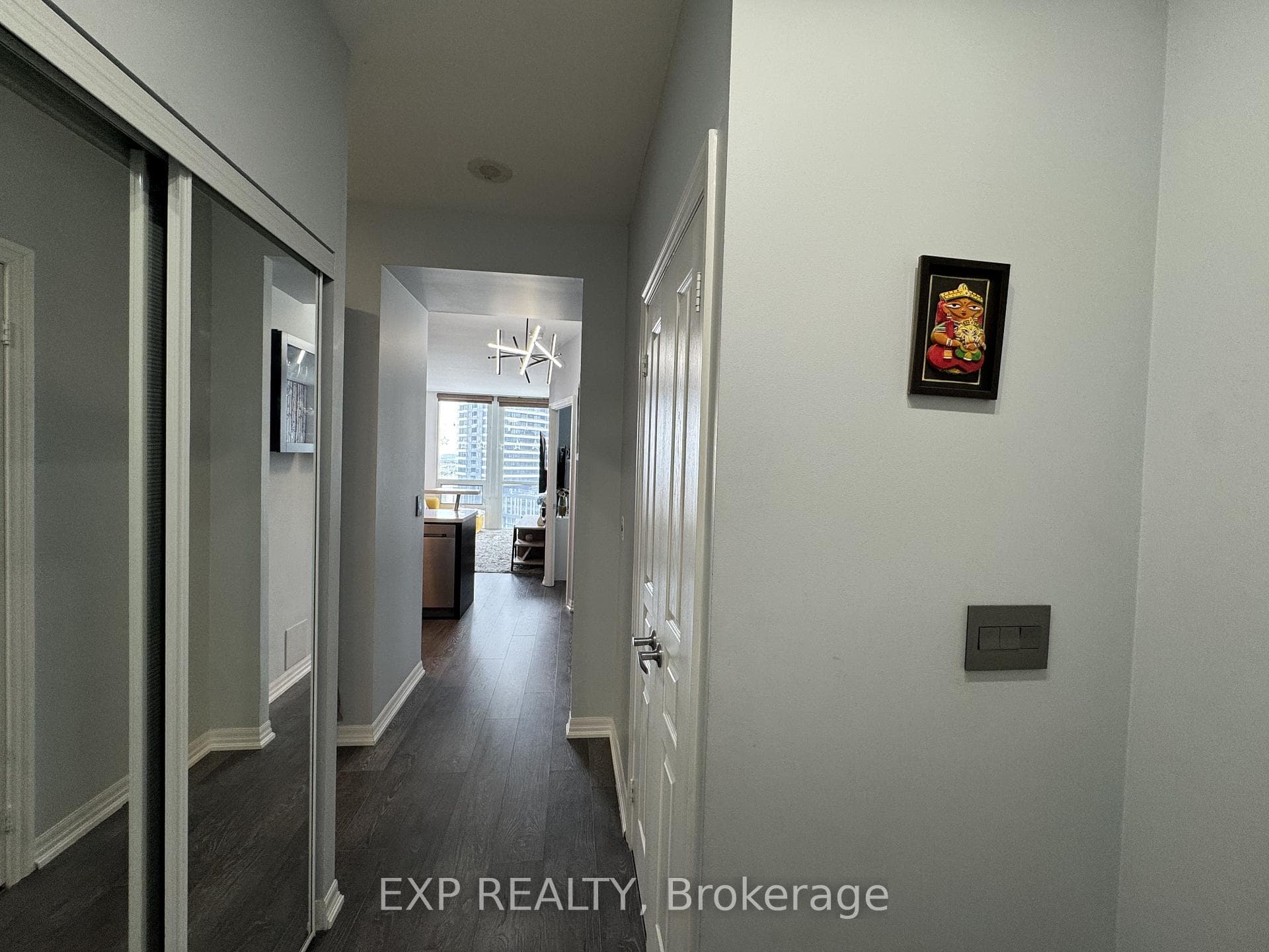 220 Burnhamthorpe Road Unit 1201 photo 3