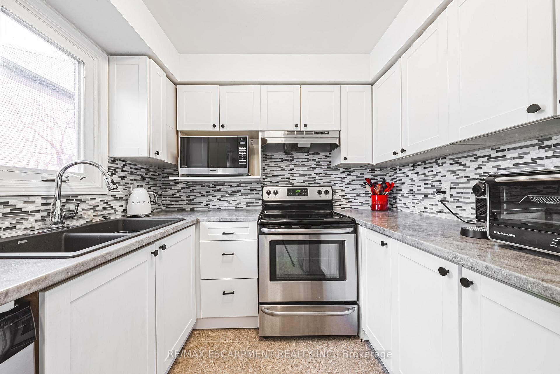 895 Maple Avenue Unit 116 photo 12