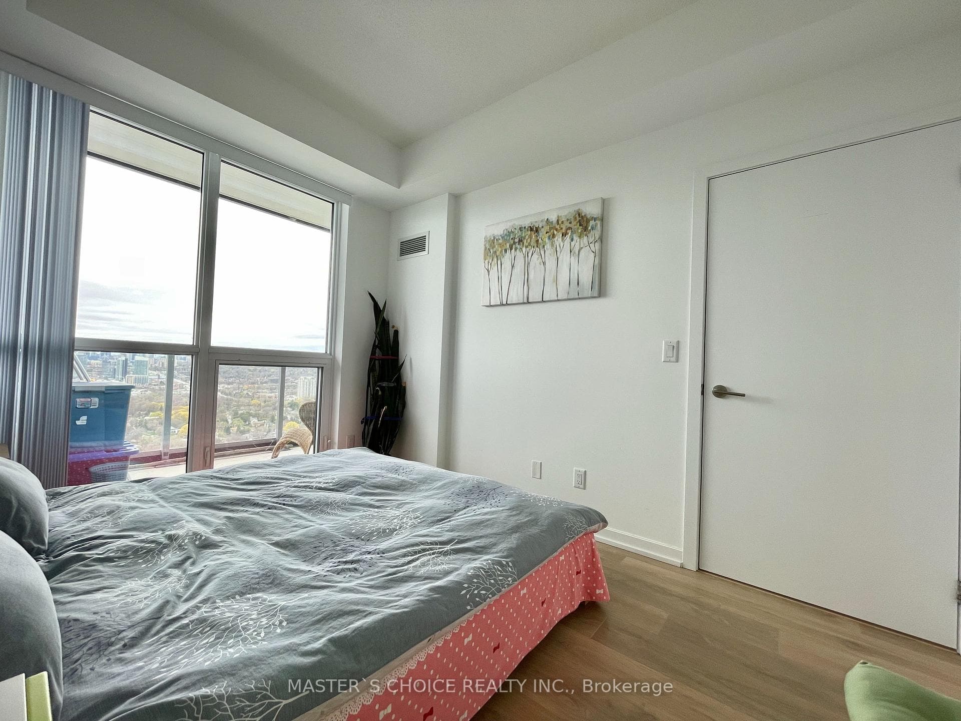 32 Forest Manor Road Unit 2501 photo 9