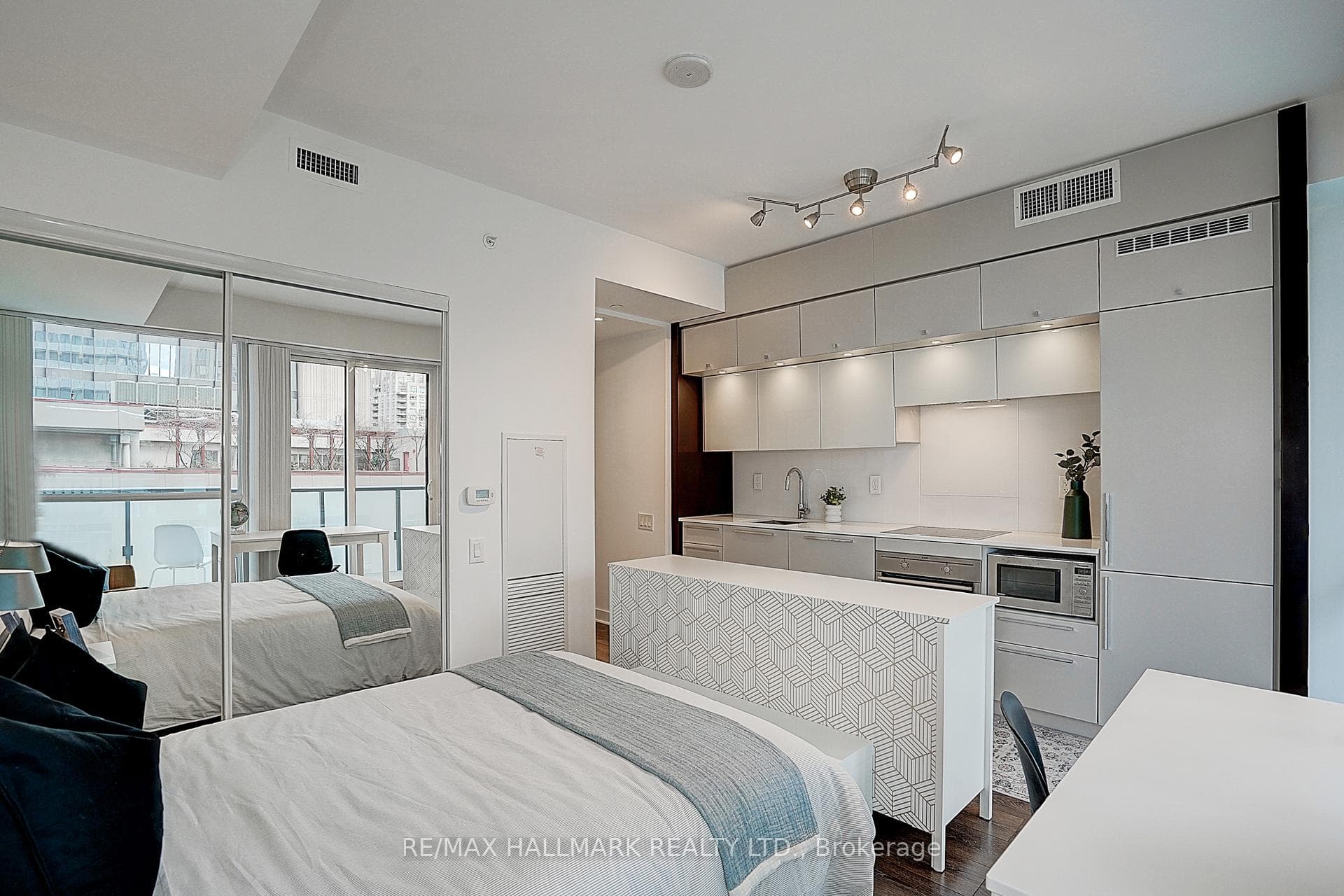 15 Grenville Street Unit 1406 photo 32