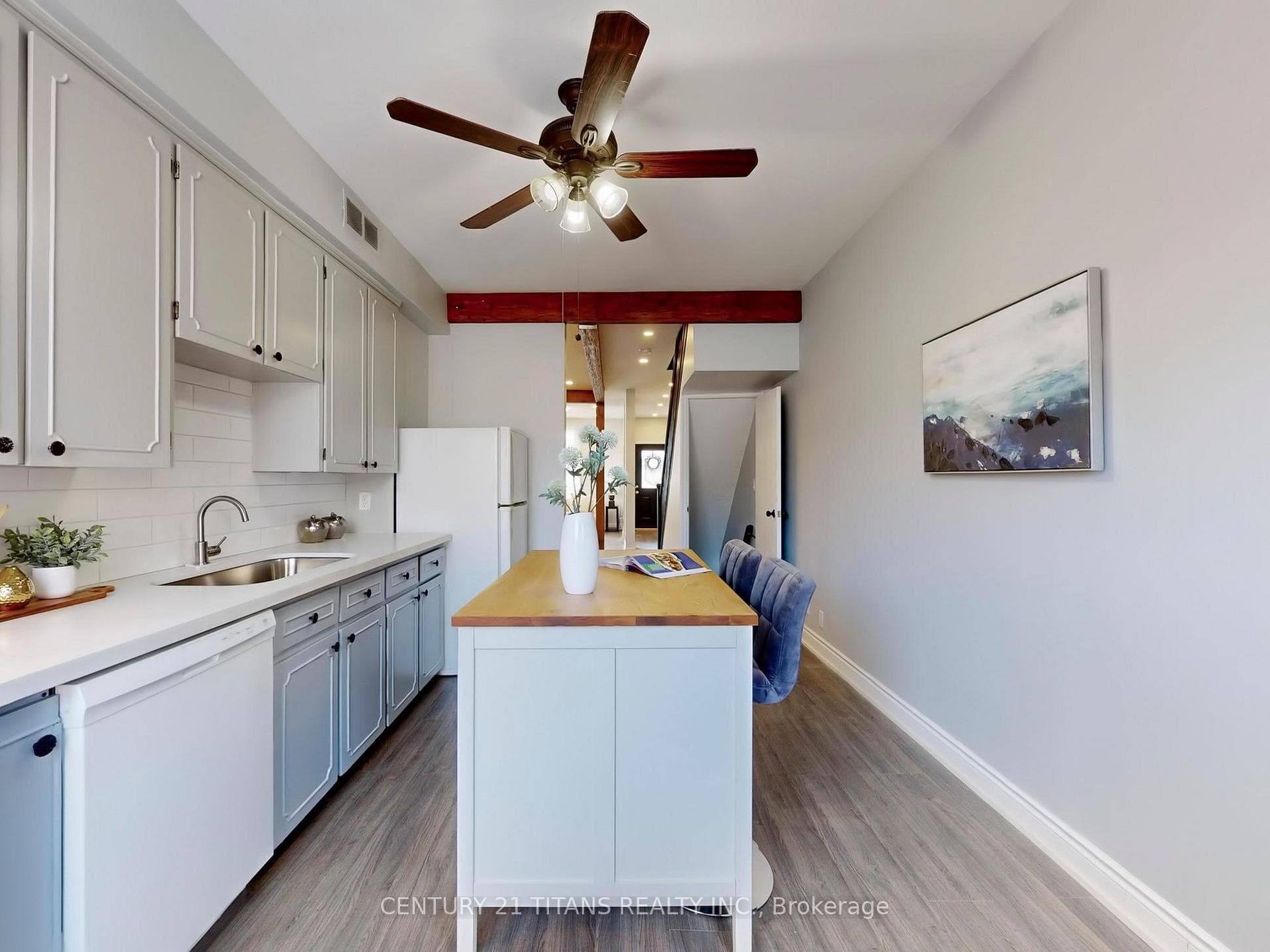 181 Montrose Avenue photo 17