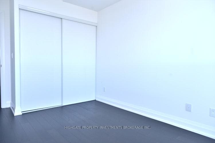 65 Speers Road Unit 1301 photo 4