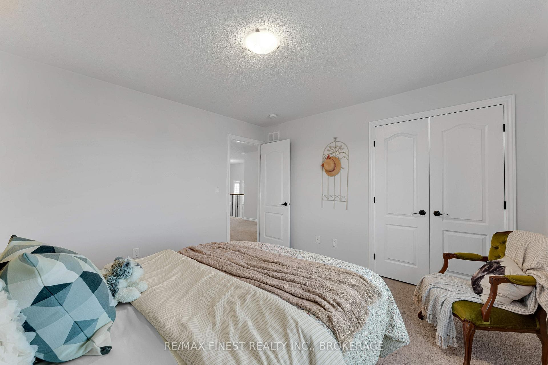 516 Savannah Court photo 33