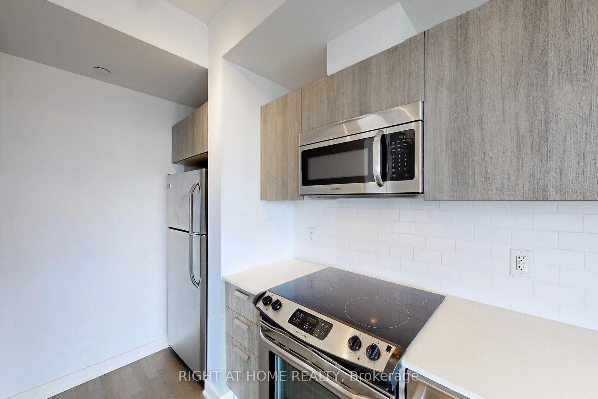 1815 Yonge Street Unit 2207 photo 19