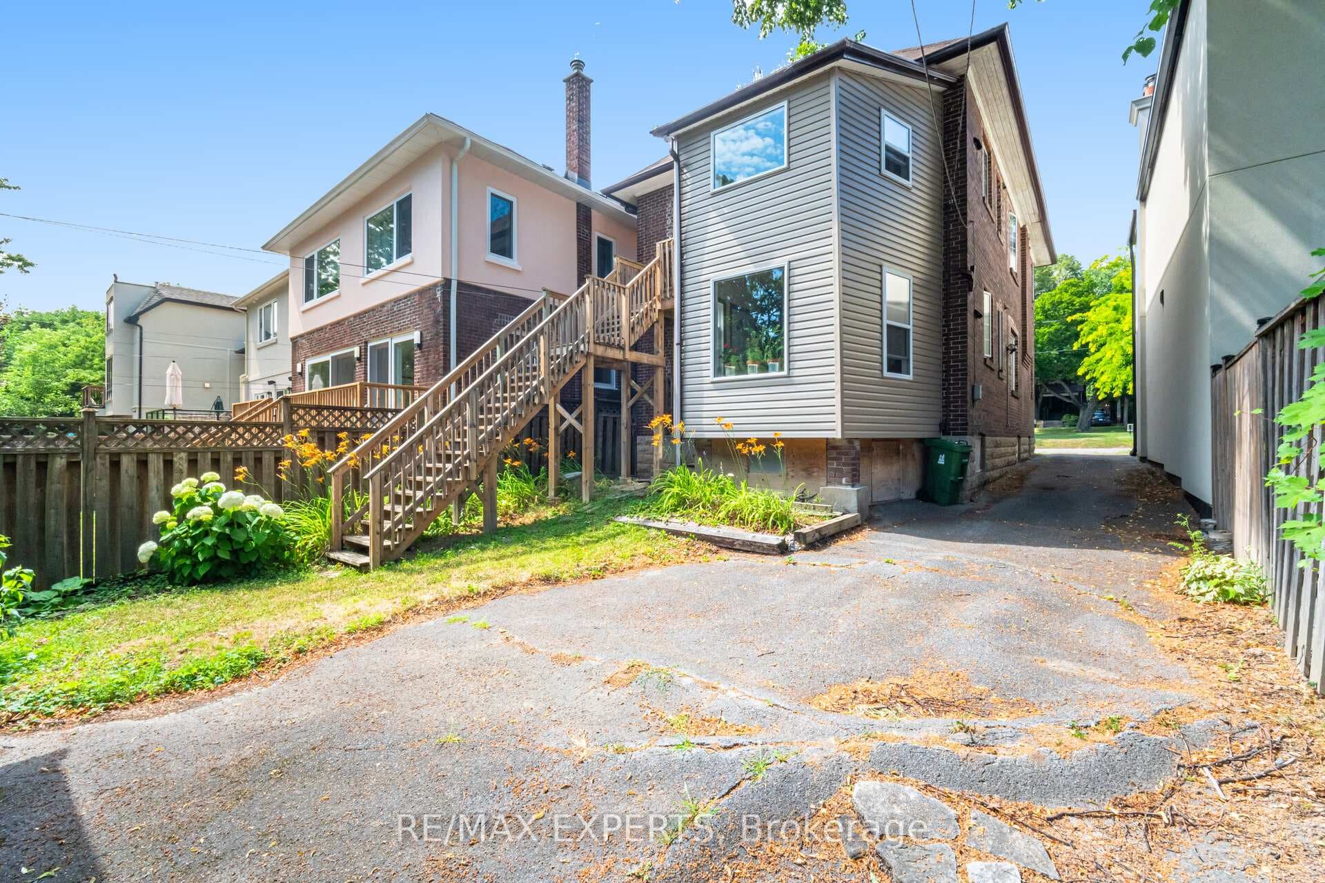 121 Belsize Drive photo 47
